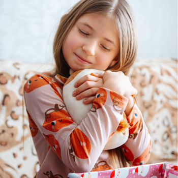 Mädchen mit Kuscheltier Mädchen mit Kuscheltier